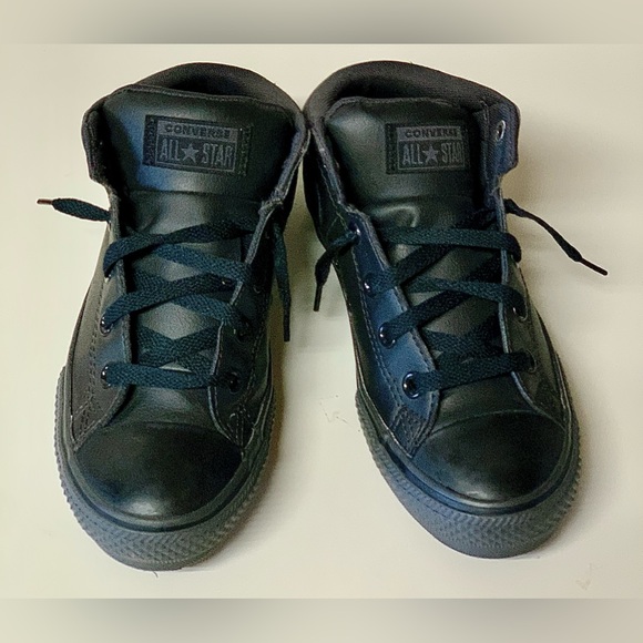 Junior 4 EU 36 Converse Chuck Taylor Blacked Out Leather Mid Height Shoes - Picture 2 of 16